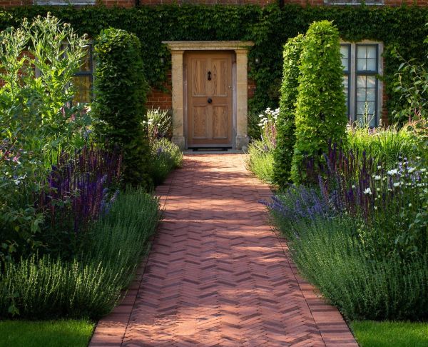Ana Mari Bull Landscape & Garden Design,  www.anamaribull.com | Image Displaying Dover Clay Pavers mixed with Spalding Clay Pavers
