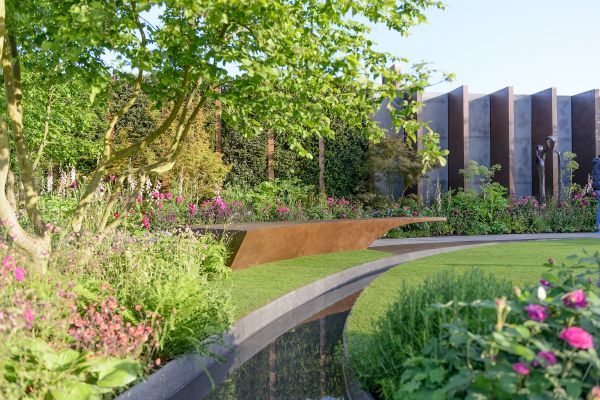 ,Designed by Rhiannon Williams, built by Landform Consultants ,Designed by Matt Keightley, built by Rosebank Landscapes ,Designed by Garden Club London,Designed by Pollyanna Wilkinson, built by Burnham Landscaping & Conquest Creative Spaces,Designed by Ra