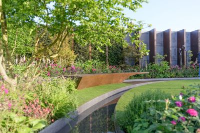 ,Designed by Rhiannon Williams, built by Landform Consultants ,Designed by Matt Keightley, built by Rosebank Landscapes ,Designed by Garden Club London,Designed by Pollyanna Wilkinson, built by Burnham Landscaping & Conquest Creative Spaces,Designed by Ra