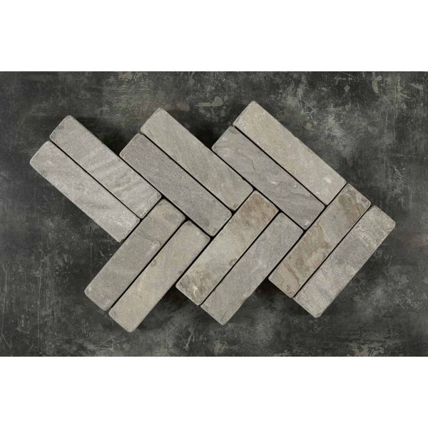 12 Tumbled Mint patio bricks, arranged in a herringbone pattern with 3 double courses of 2 patio bricks each.***