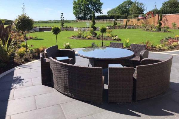 Why are 900x600 porcelain patio slabs so popular?
