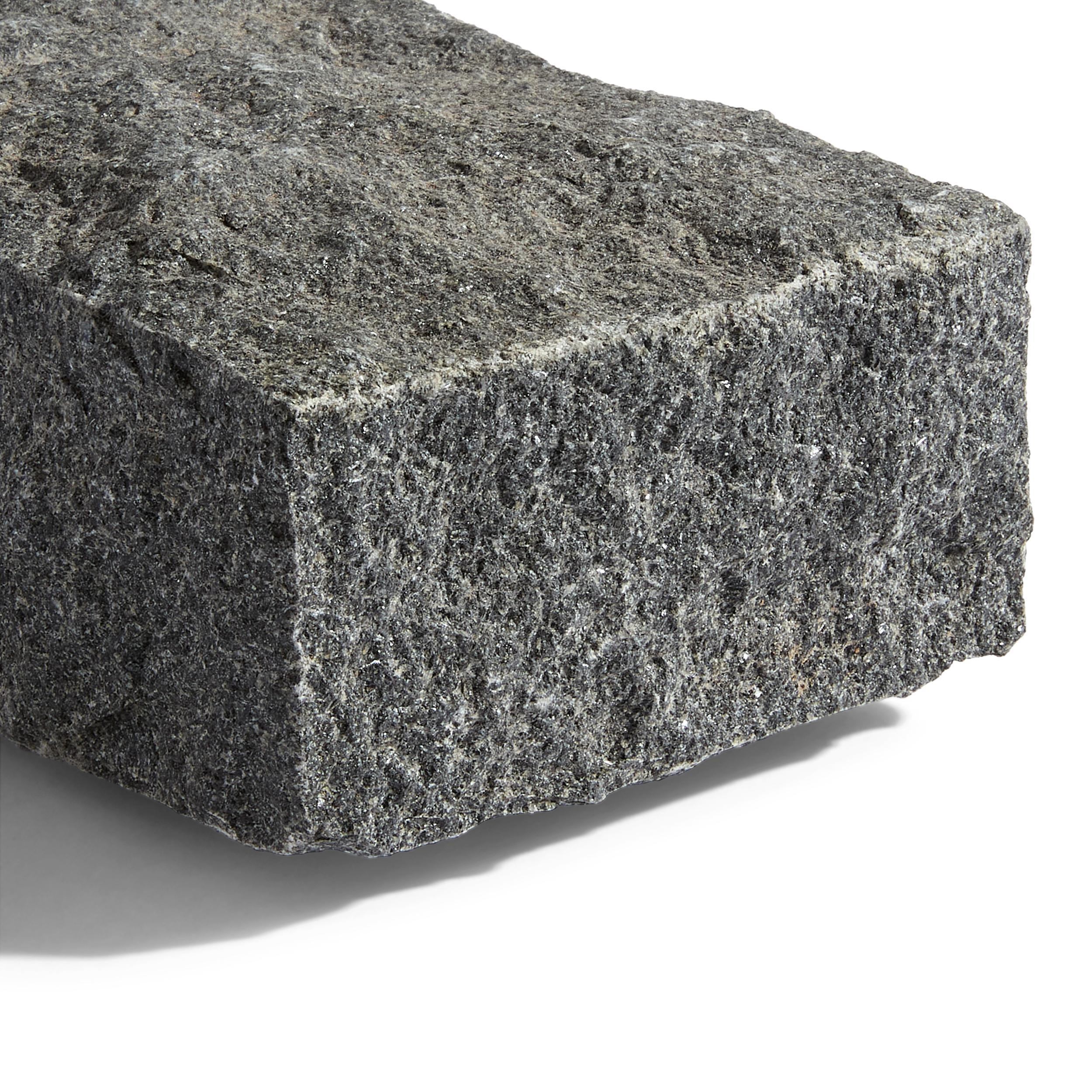 Sandstone Cobbles & Granite Setts | London Stone