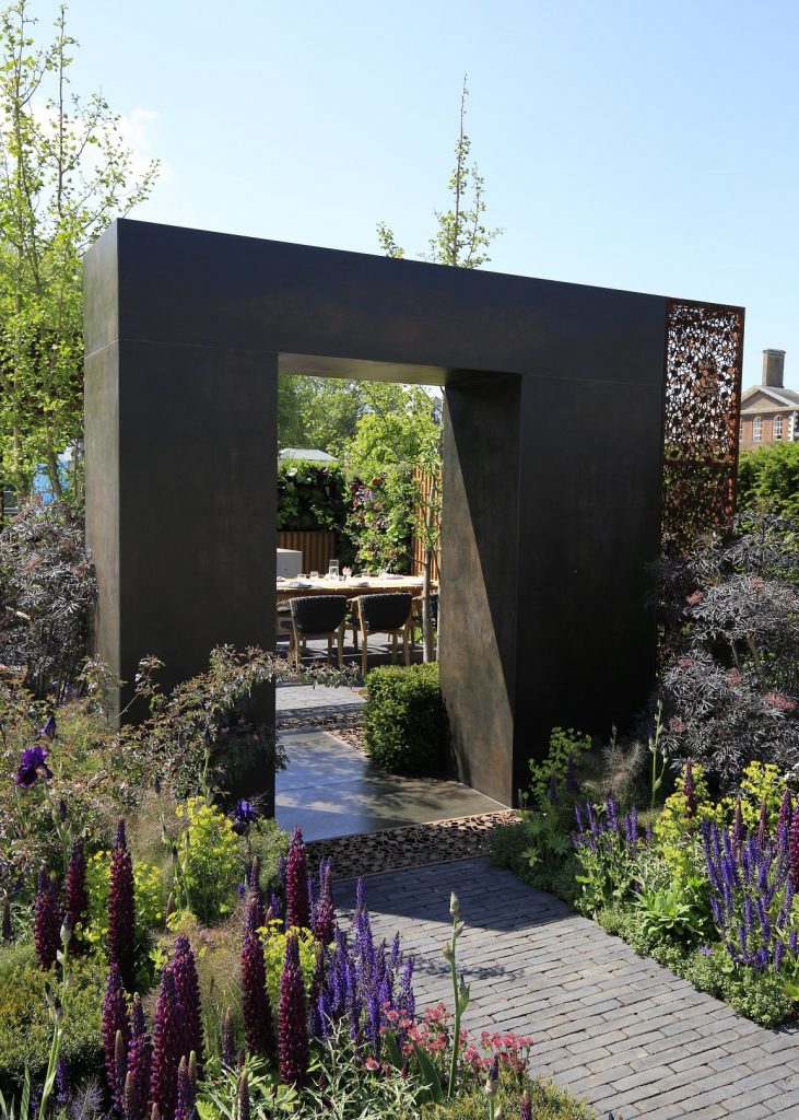 Urban Flow With Thames Garden By Garden Club London