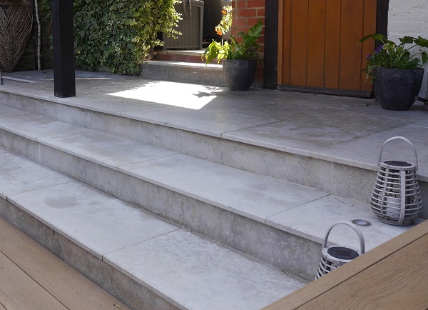 3 wide Jura Grey limestone steps up to