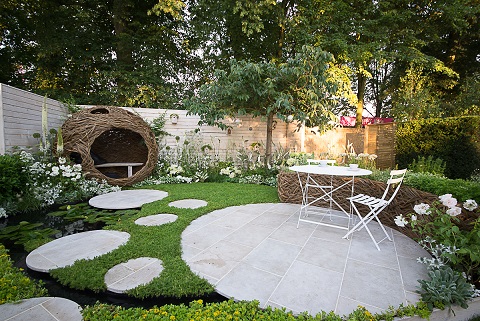 Living Landscapes City Twitchers Garden, Hampton Court Flower Show 2015. Photo: Jonathan Ward