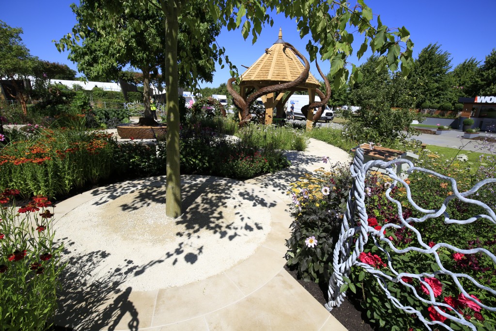 A Bespoke Stone Finish to RHS Hampton Court gardens